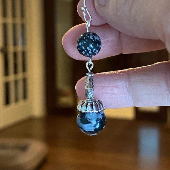 Lava rock necklace with marble pendant & snowflake jasper bracelet + earrings - Picture 8 of 8